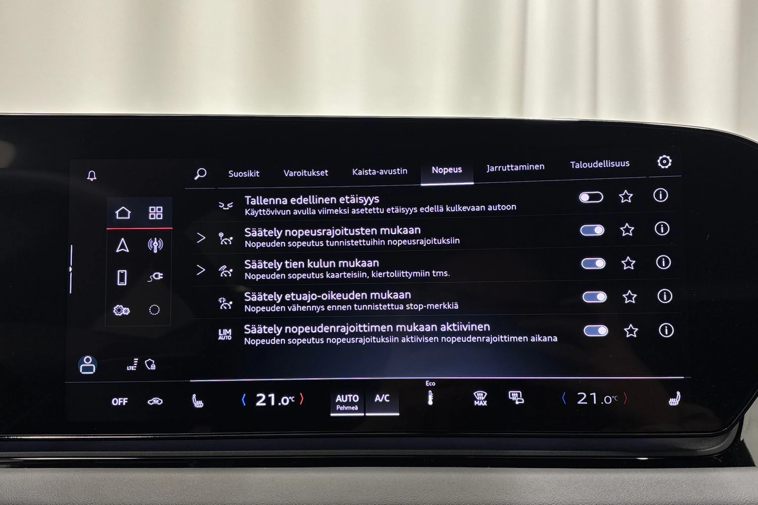 valkoinen Audi A6 e-tron 2025 kuva 24.
