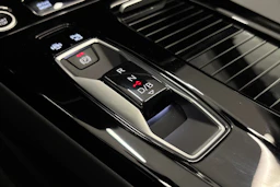 valkoinen Audi A6 e-tron 2025 kuva 28.
