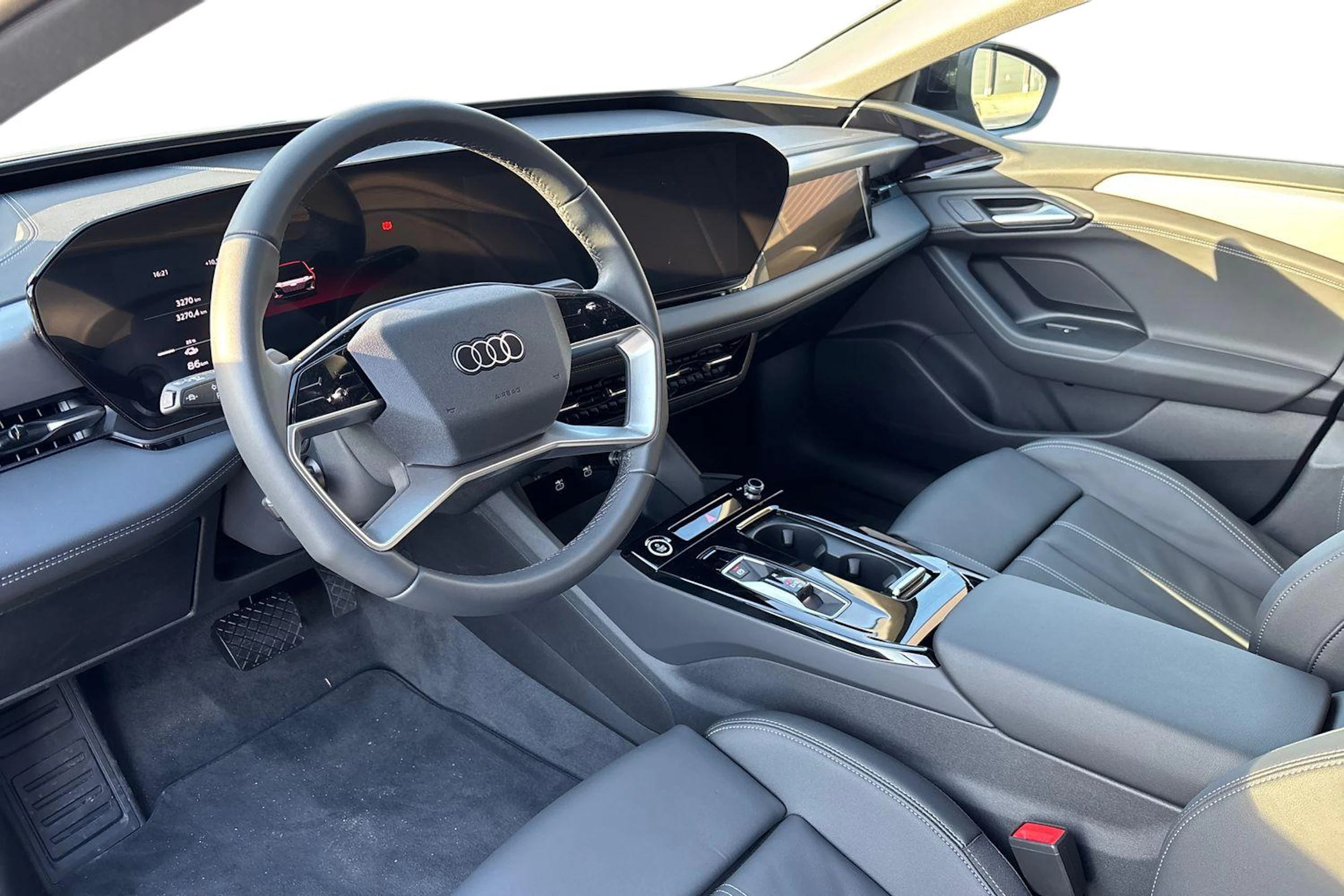 met. musta Audi A6 e-tron 2026 kuva 6.