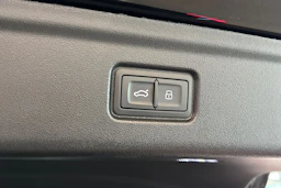 met. musta Audi A6 e-tron 2026 kuva 22.