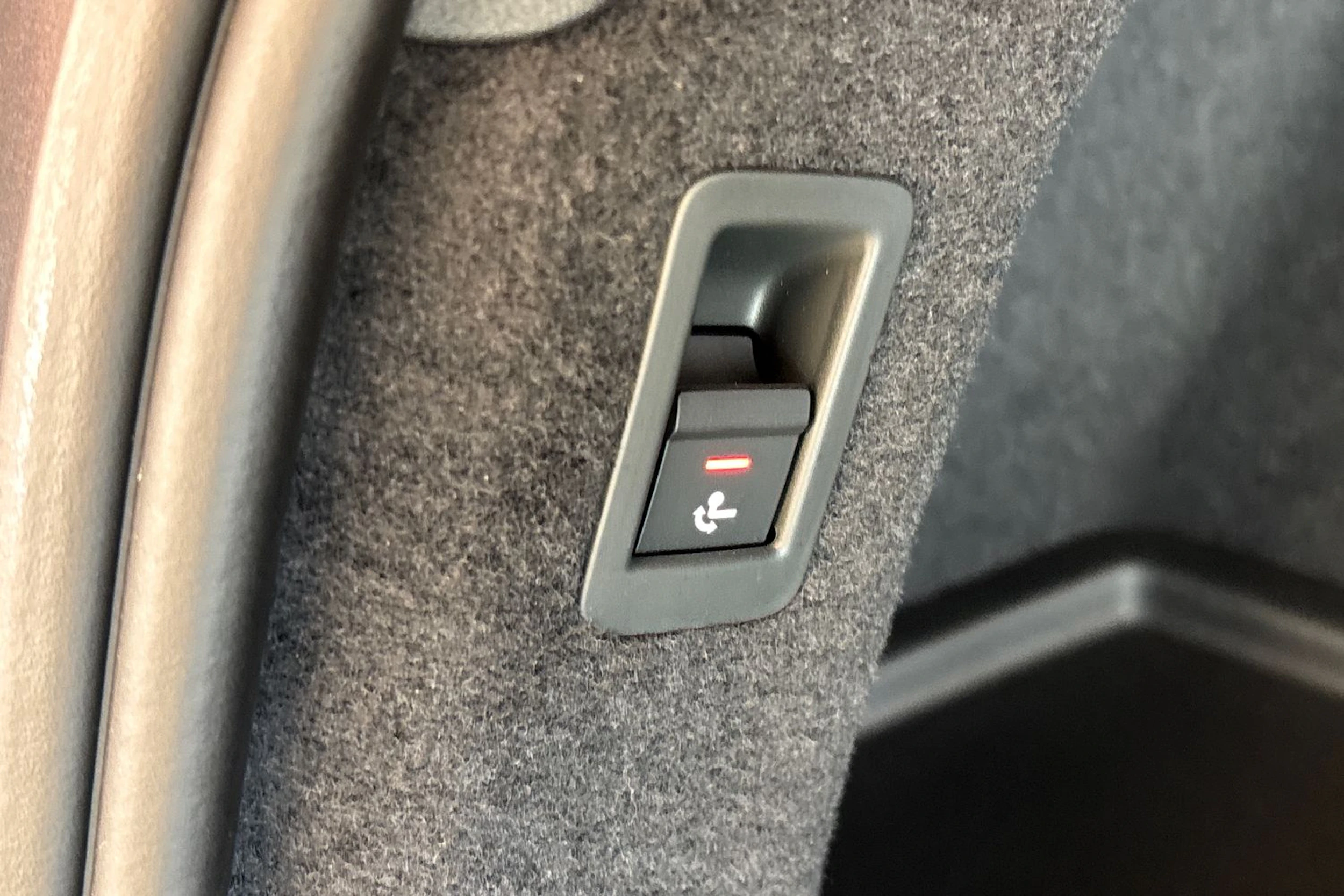 met. musta Audi A6 e-tron 2026 kuva 23.