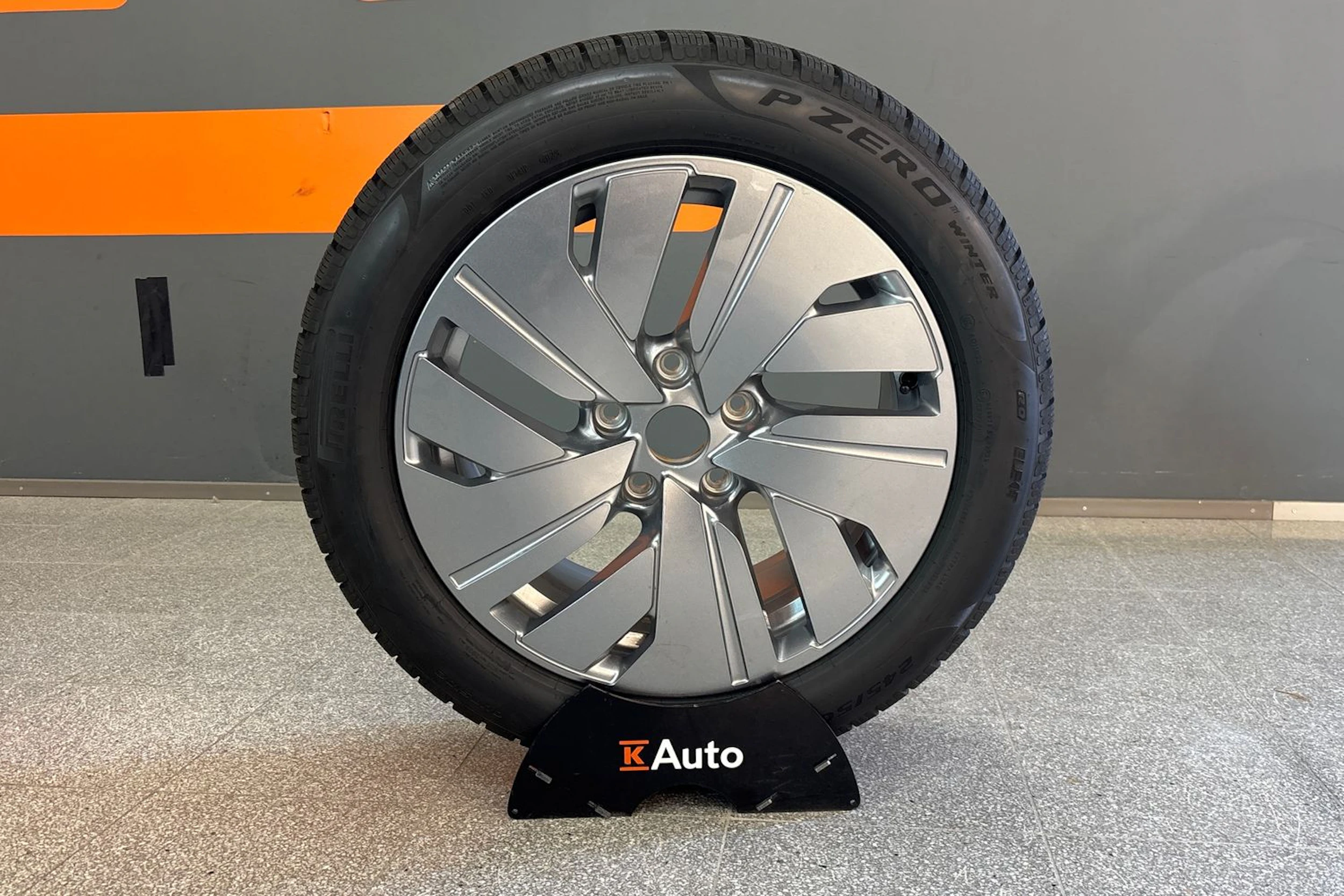 met. musta Audi A6 e-tron 2026 kuva 25.