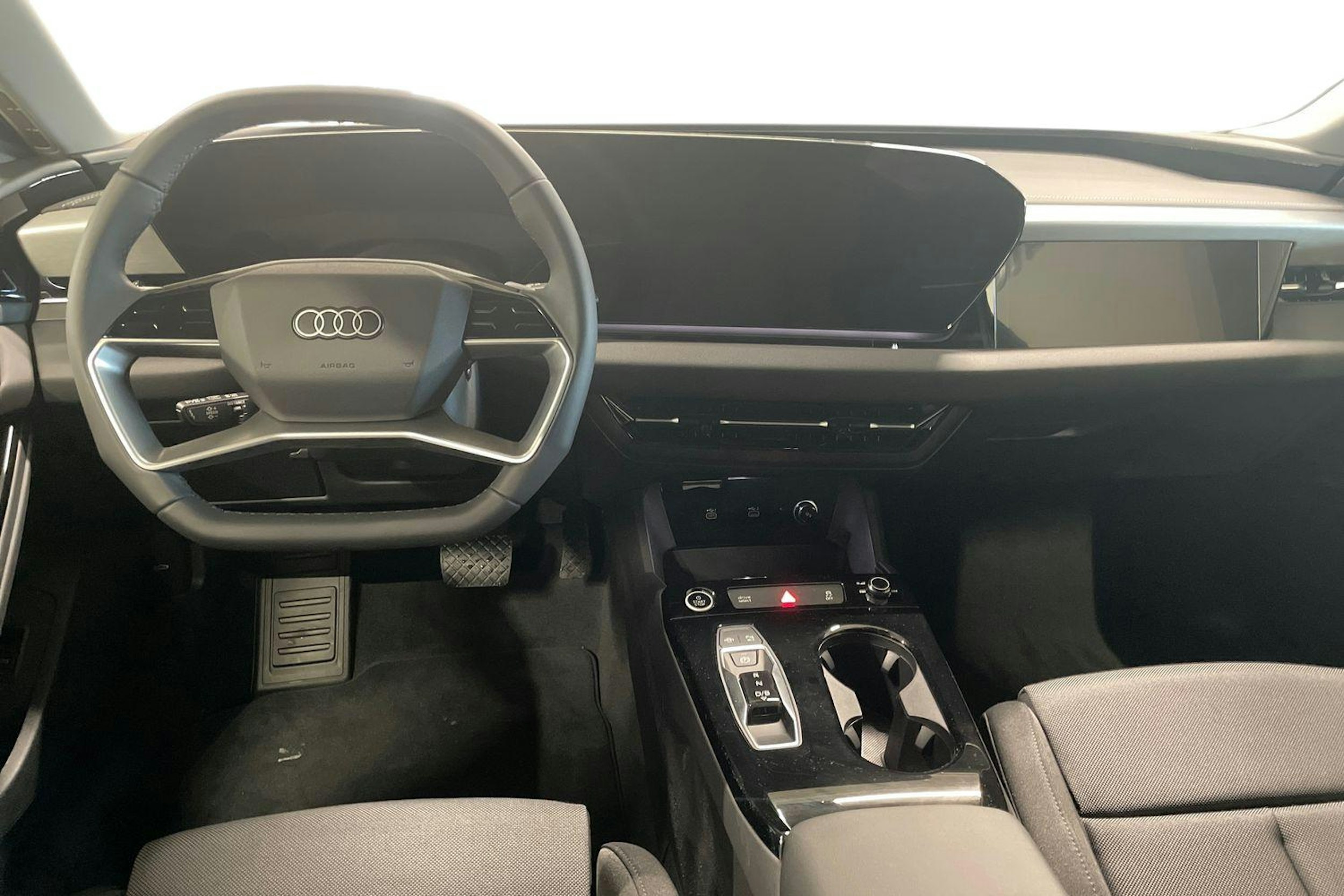 musta Audi A6 e-tron 2026 kuva 9.