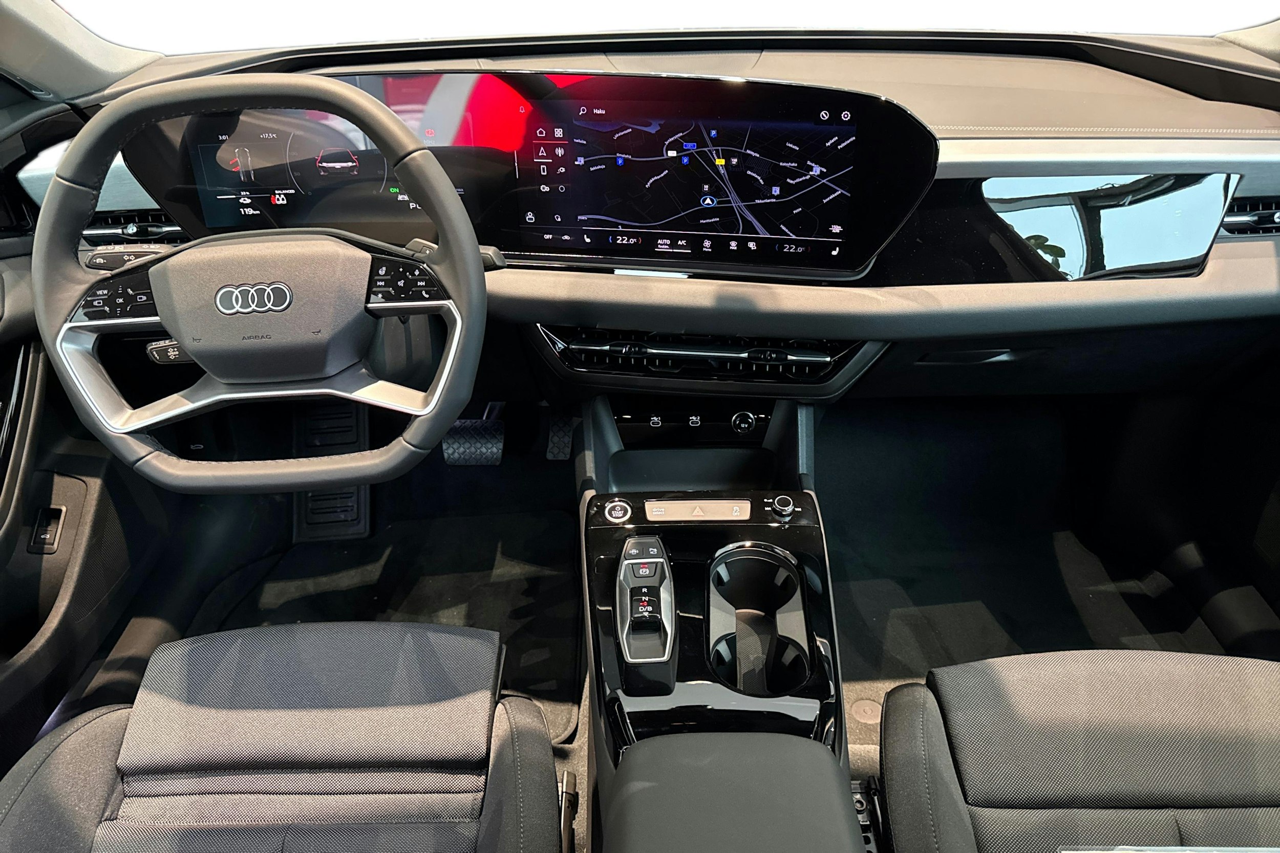 valkoinen Audi A6 e-tron 2026 kuva 7.