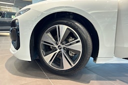 valkoinen Audi A6 e-tron 2026 kuva 10.