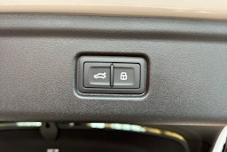 valkoinen Audi A6 e-tron 2026 kuva 14.