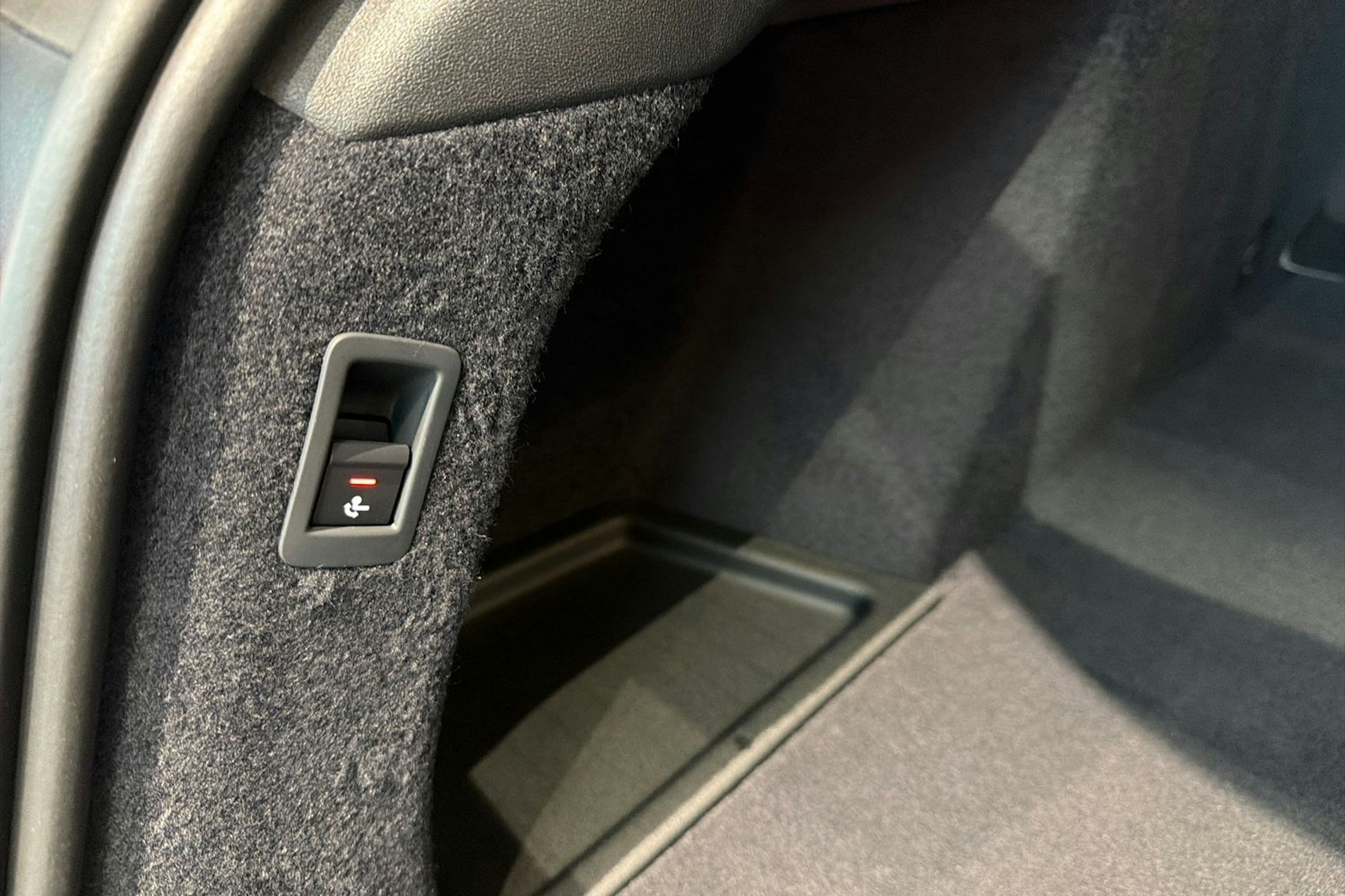 musta Audi A6 e-tron 2026 kuva 15.