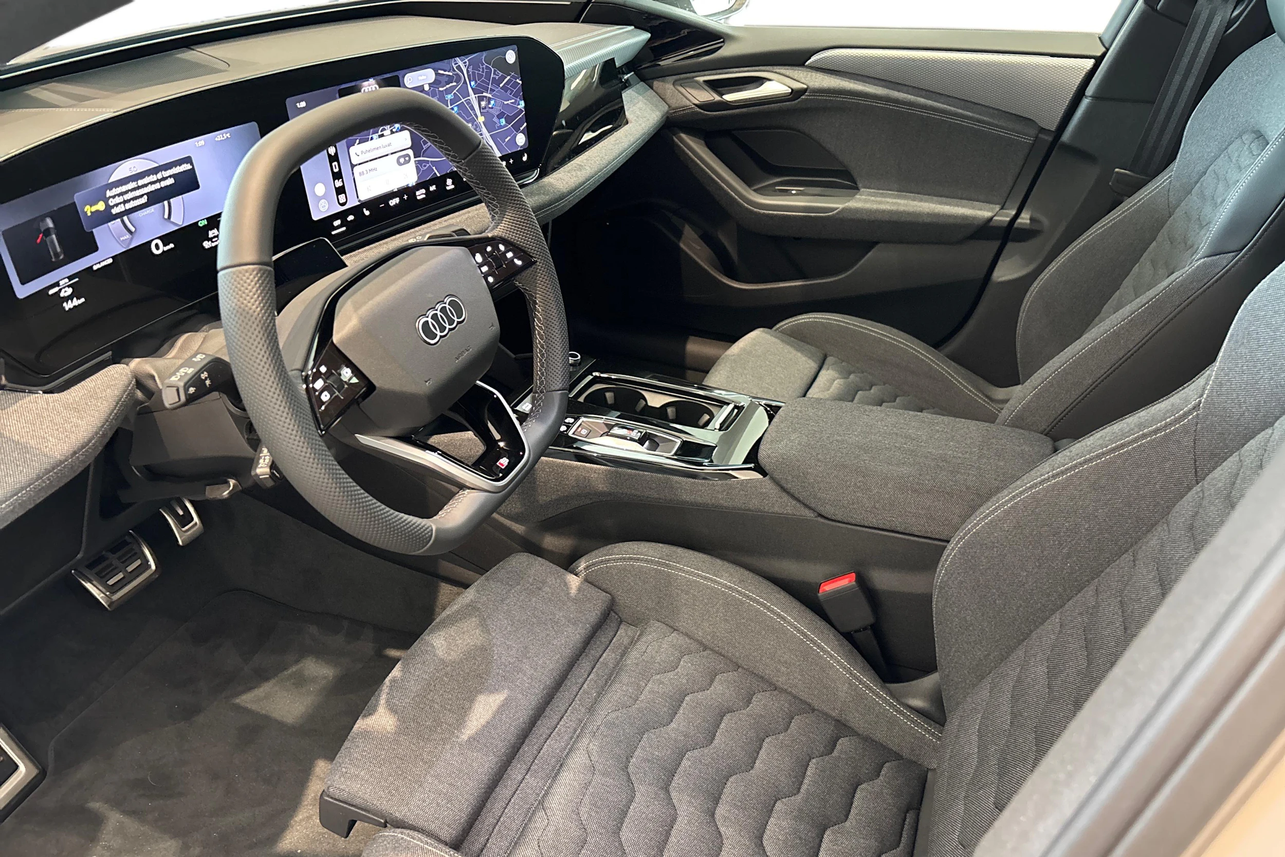 met. ruskea (beige) Audi A6 e-tron 2026 kuva 6.