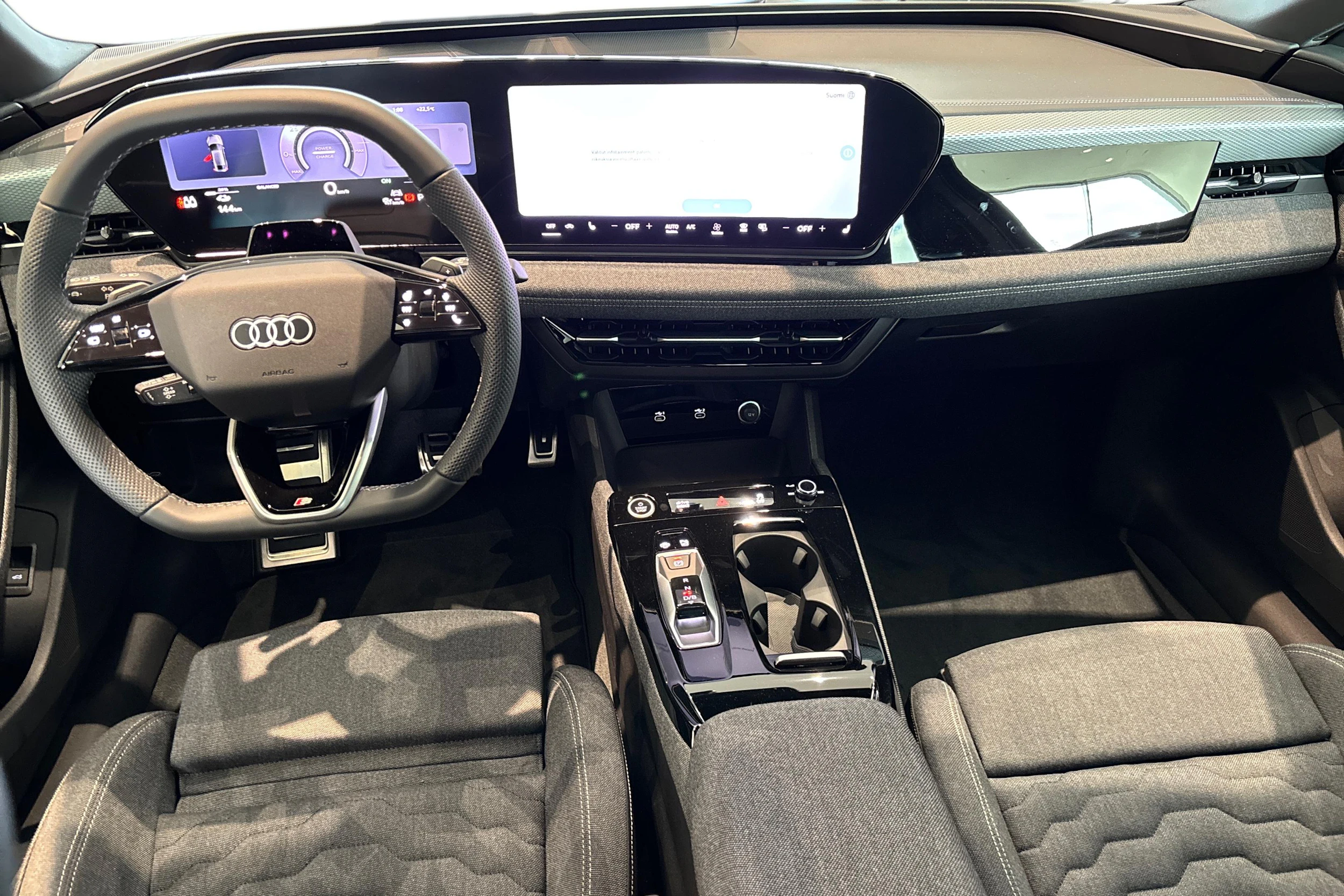 met. ruskea (beige) Audi A6 e-tron 2026 kuva 7.
