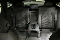 met. harmaa Audi A6 e-tron 2026 kuva 13.