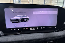 met. harmaa Audi A6 e-tron 2026 kuva 29.