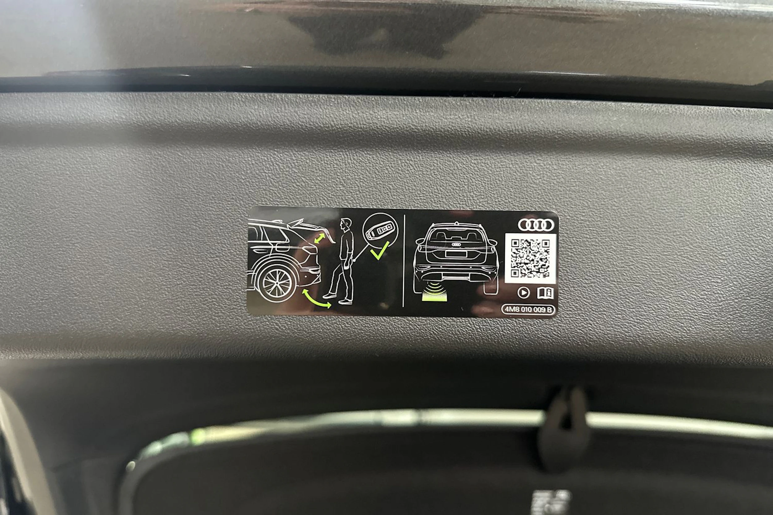 met. harmaa Audi A6 e-tron 2026 kuva 36.