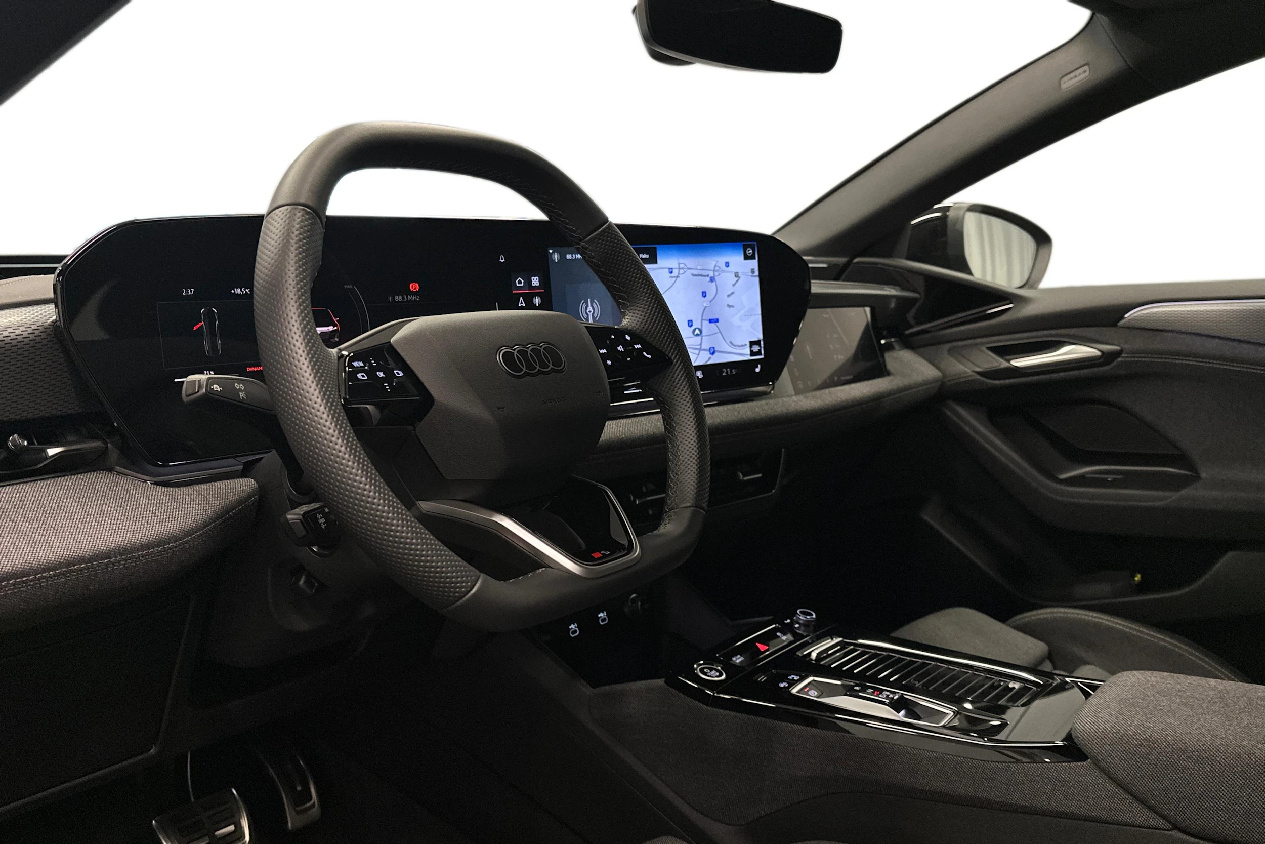 harmaa Audi A6 e-tron 2025 kuva 6.