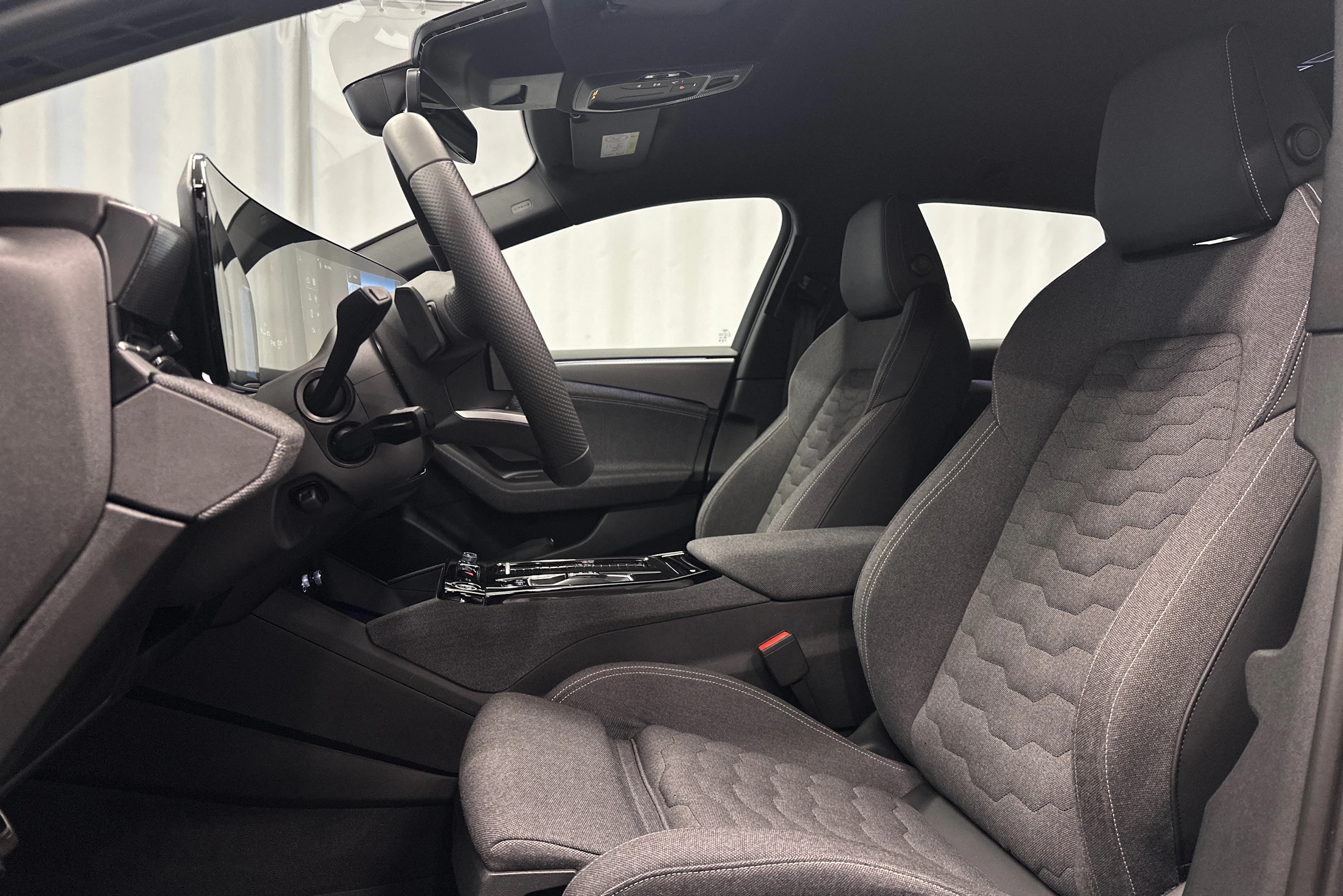 harmaa Audi A6 e-tron 2025 kuva 15.