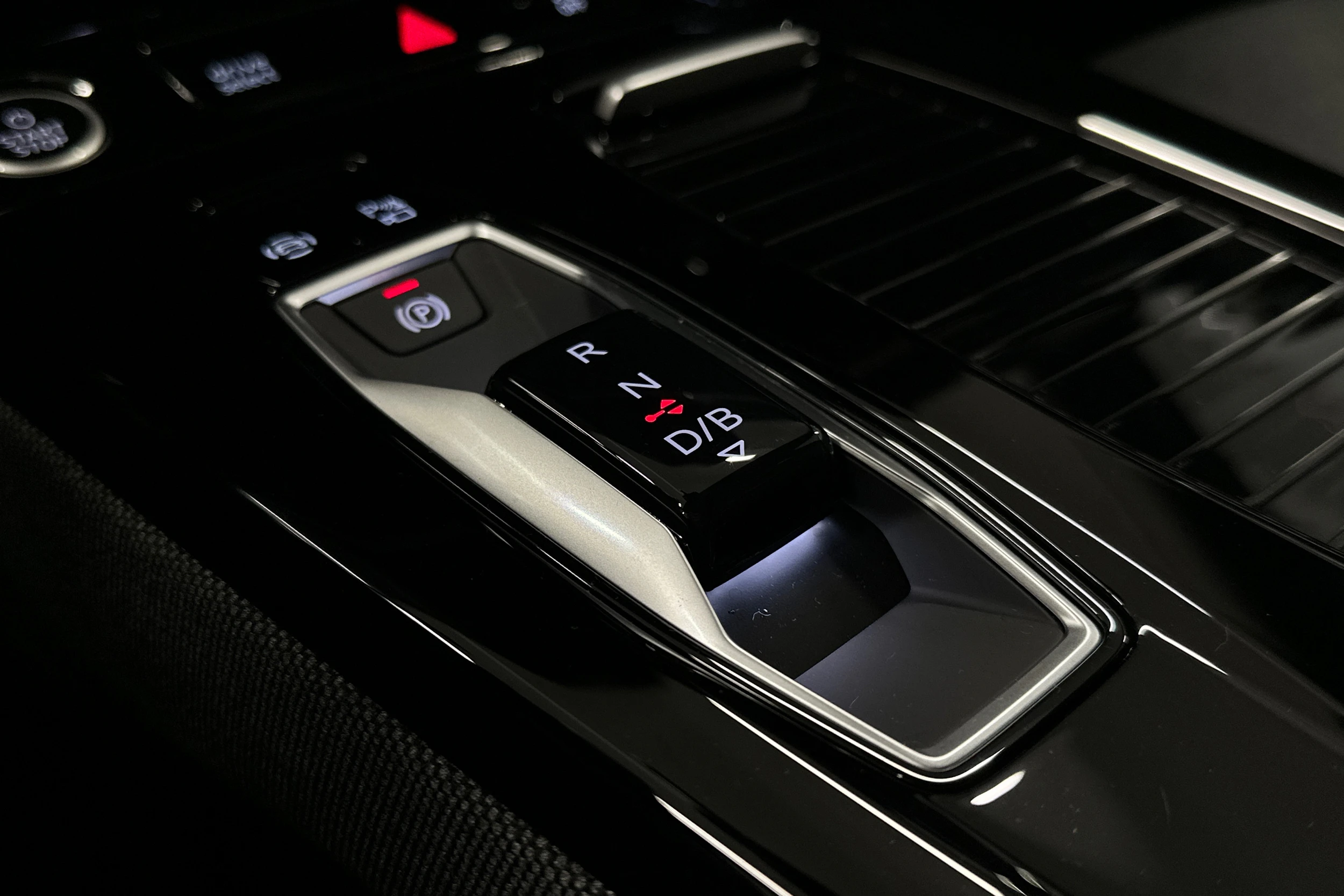 harmaa Audi A6 e-tron 2025 kuva 32.