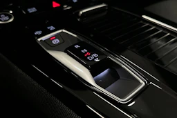 harmaa Audi A6 e-tron 2025 kuva 32.