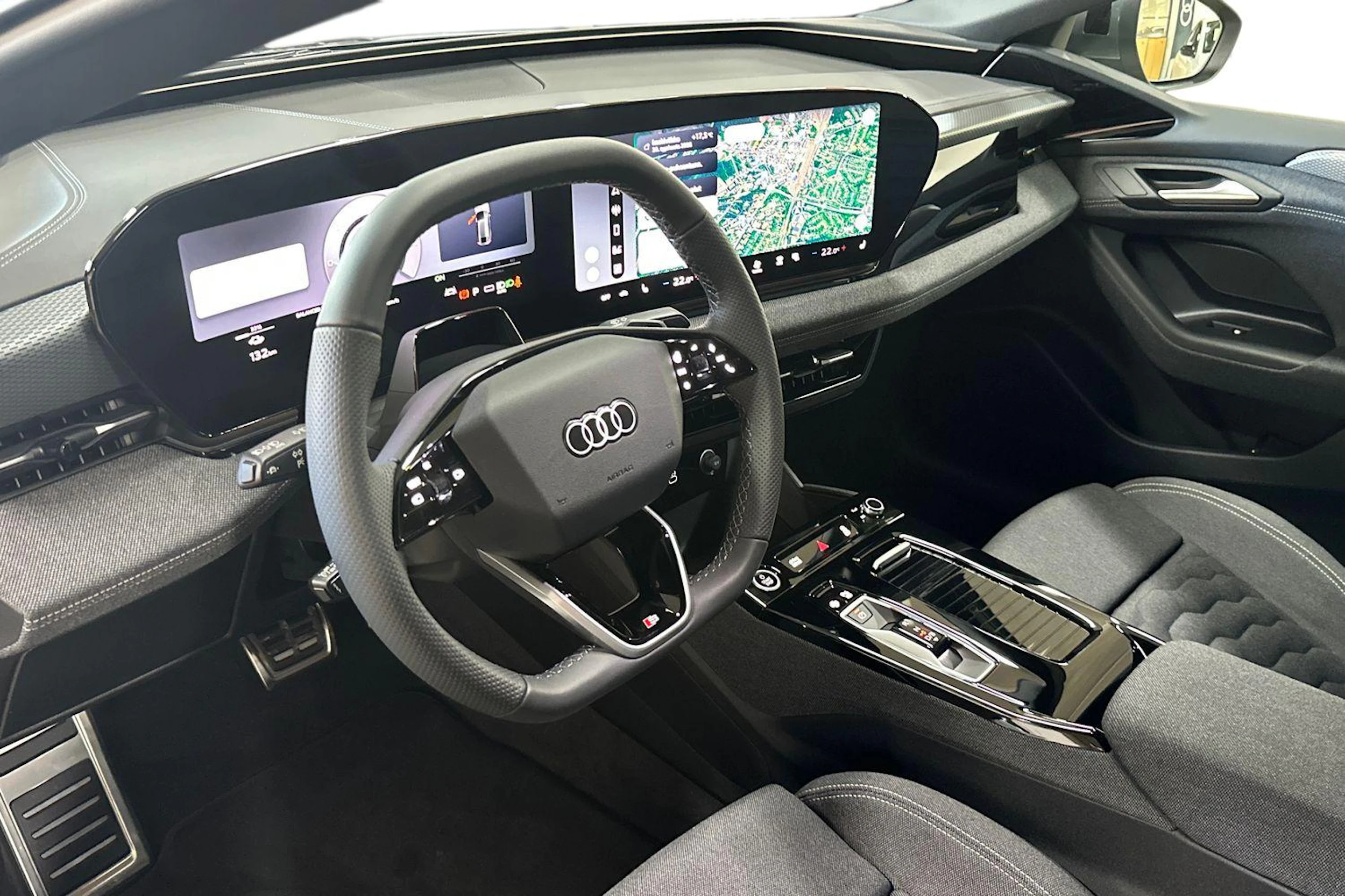 met. harmaa Audi A6 e-tron 2026 kuva 6.