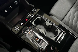 met. harmaa Audi A6 e-tron 2026 kuva 15.