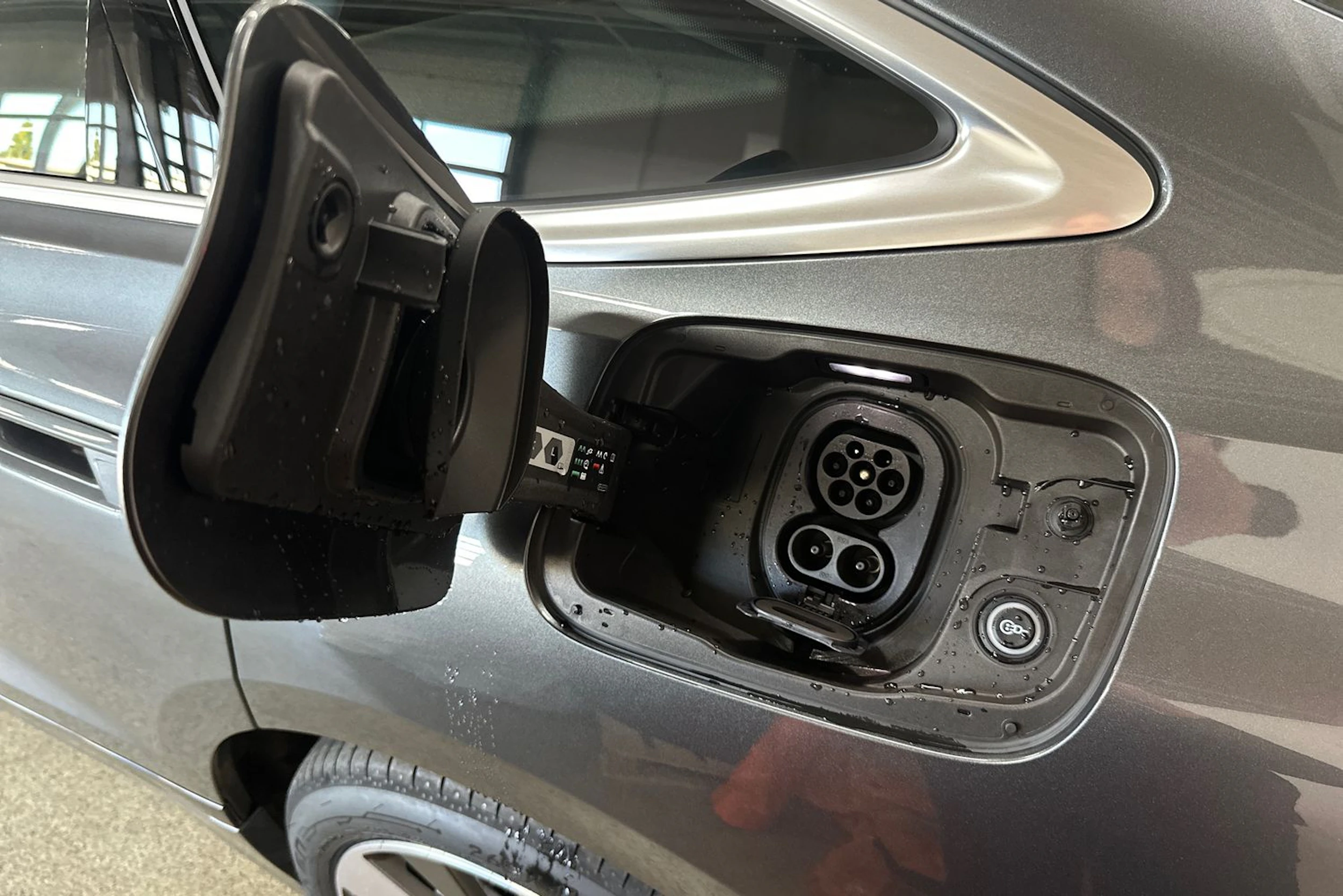 met. harmaa Audi A6 e-tron 2026 kuva 30.