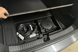 met. harmaa Audi A6 e-tron 2026 kuva 33.