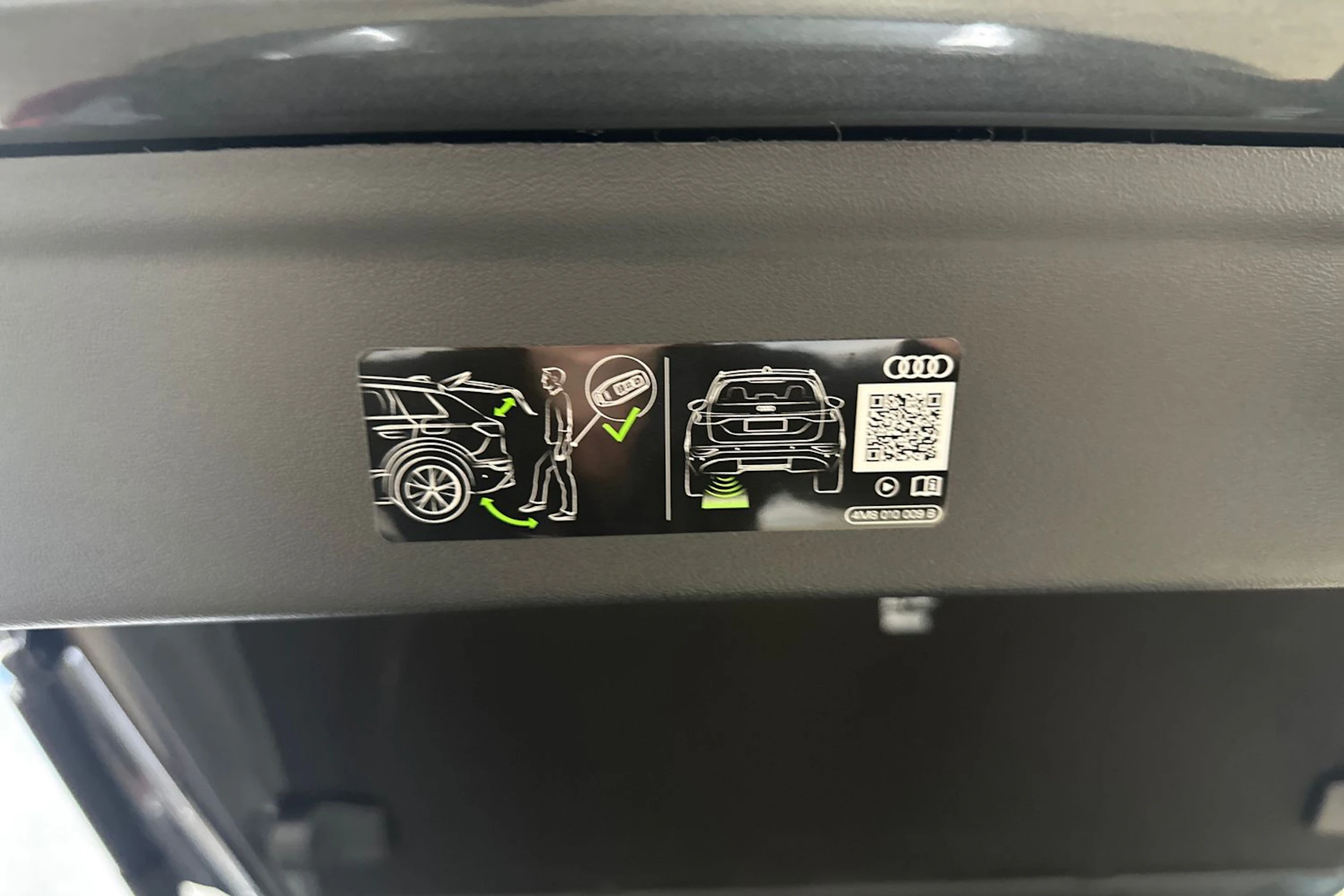 met. harmaa Audi A6 e-tron 2026 kuva 36.