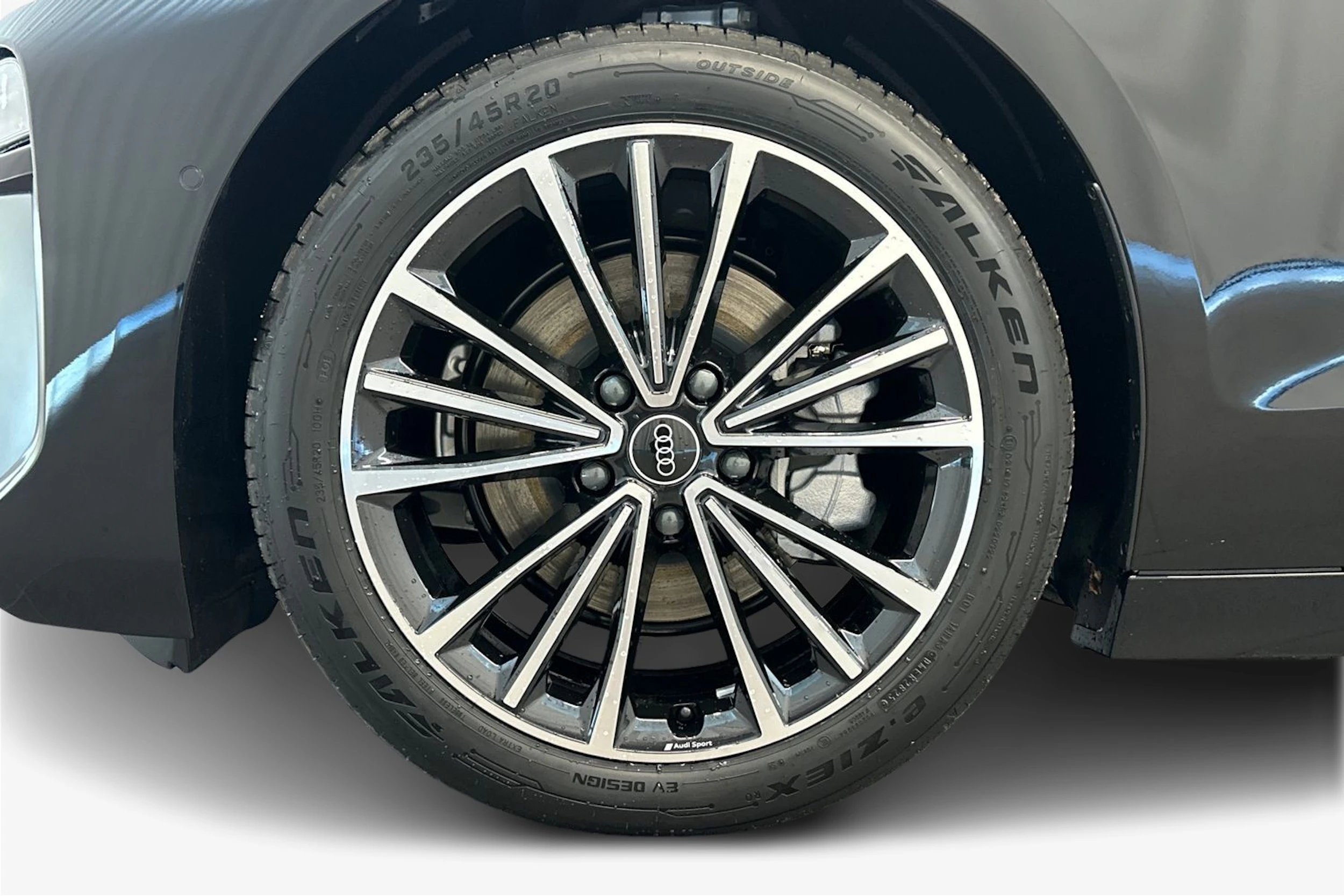 mythos musta Audi A6 e-tron 2026 kuva 9.
