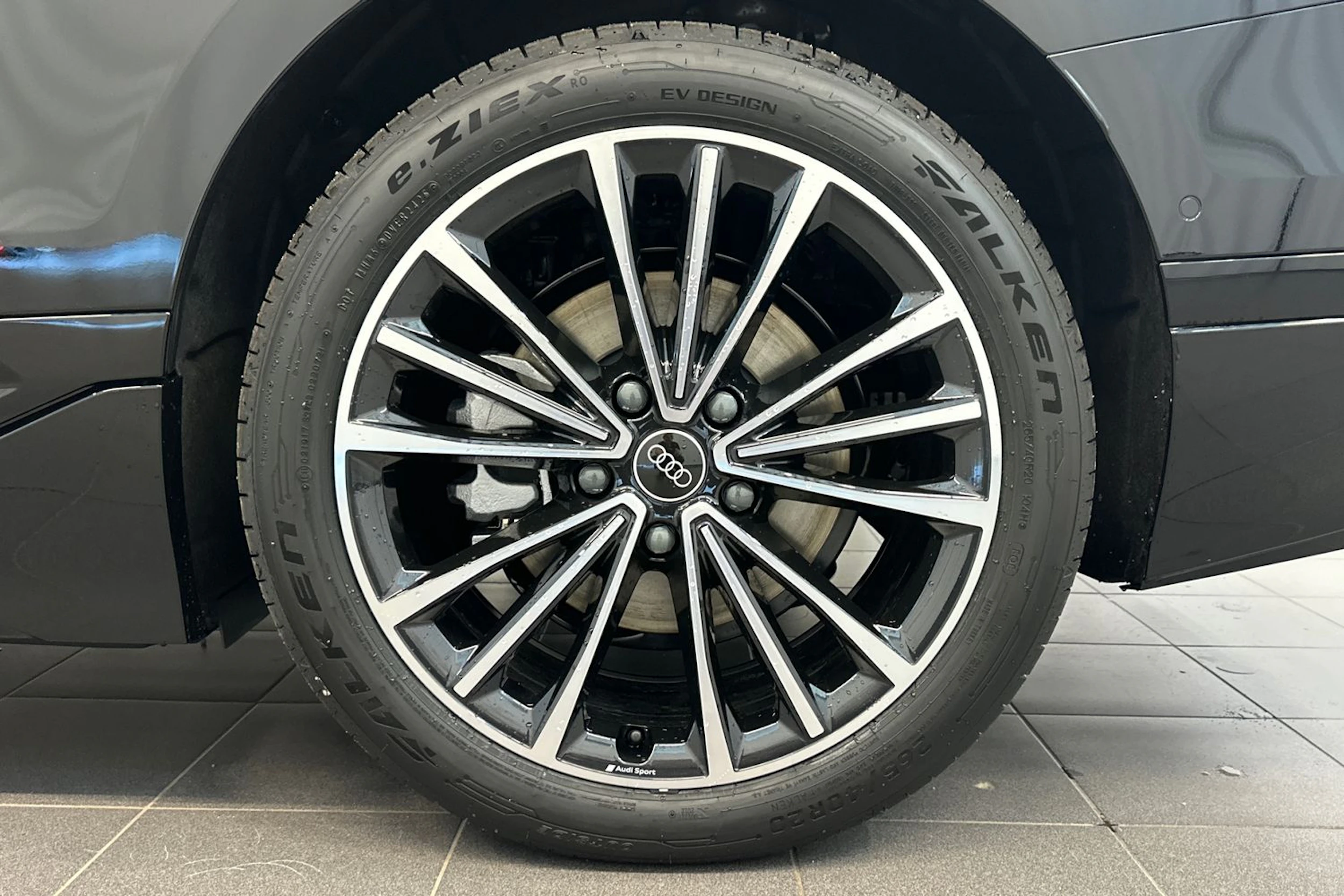 mythos musta Audi A6 e-tron 2026 kuva 10.