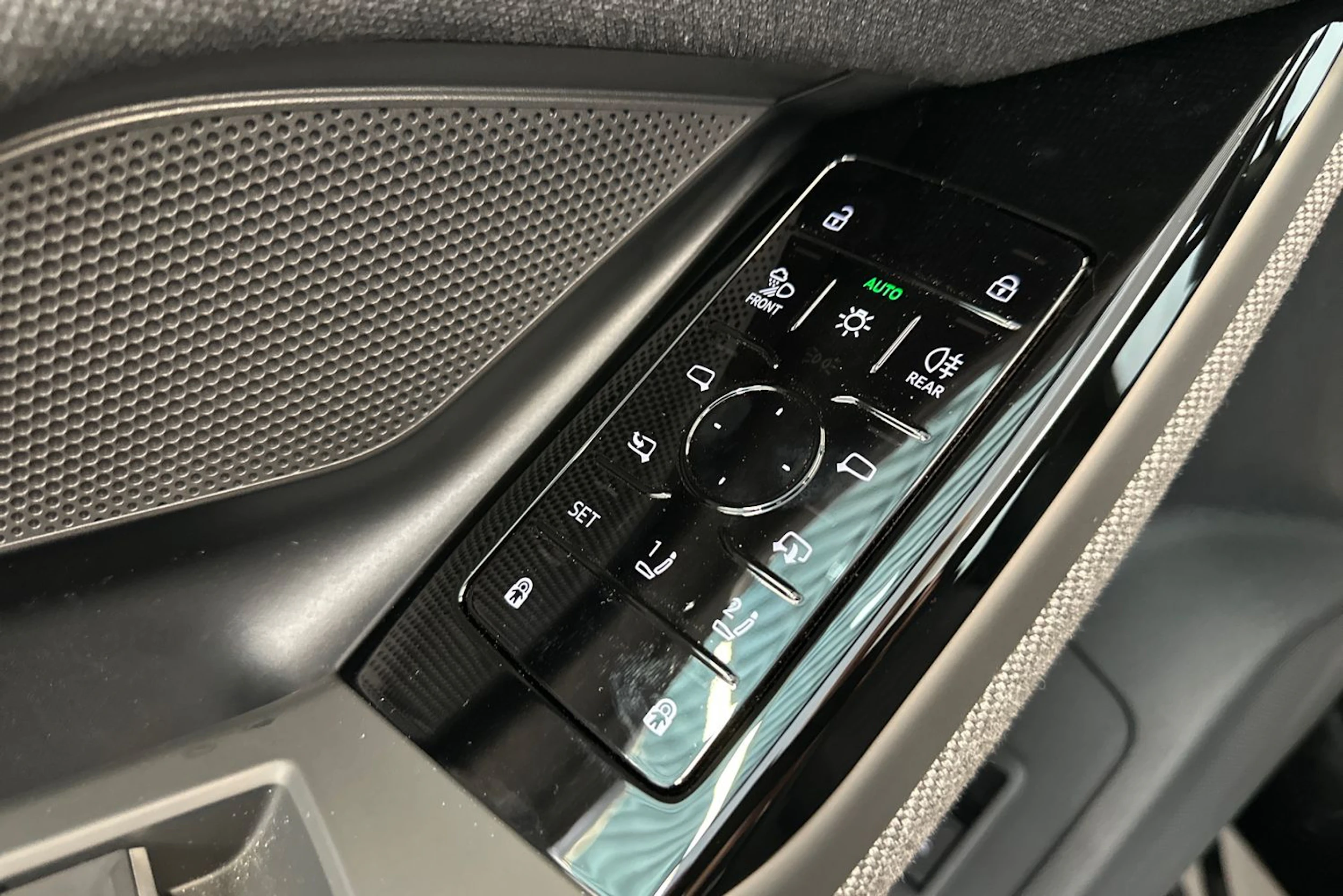 mythos musta Audi A6 e-tron 2026 kuva 15.