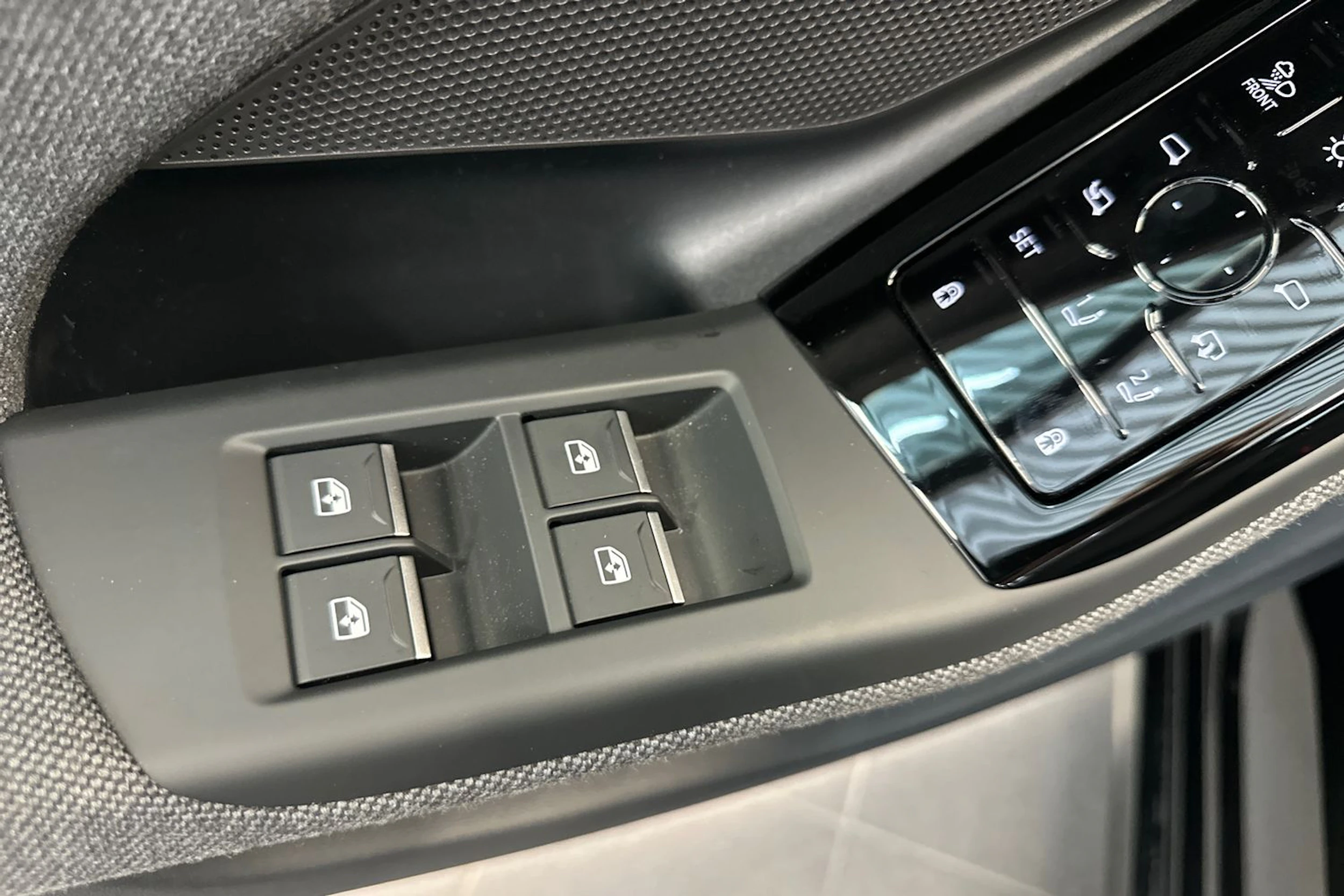 mythos musta Audi A6 e-tron 2026 kuva 16.