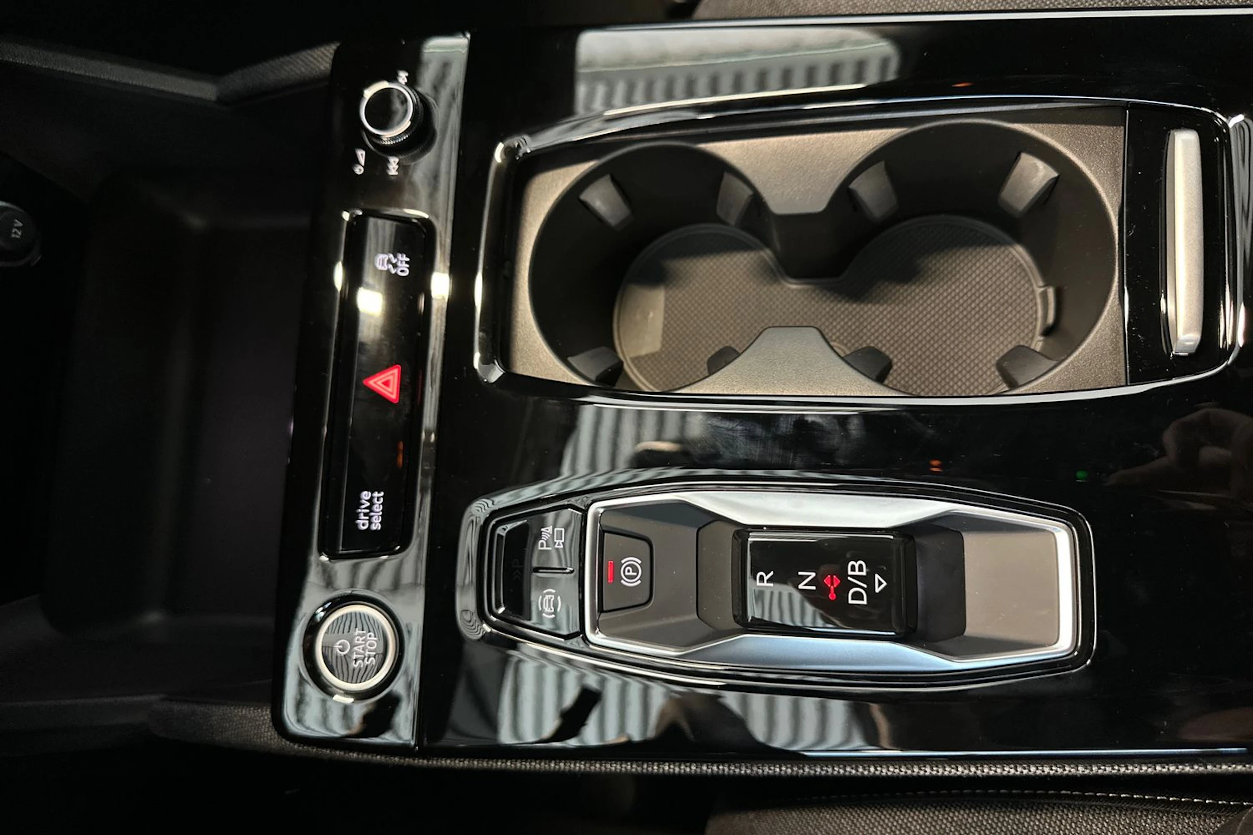 mythos musta Audi A6 e-tron 2026 kuva 29.