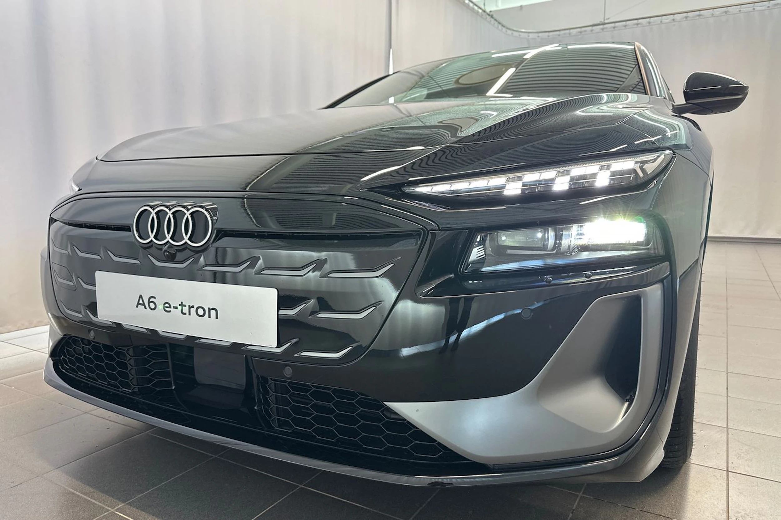 mythos musta Audi A6 e-tron 2026 kuva 34.