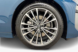 met. sininen Audi A6 e-tron 2026 kuva 9.