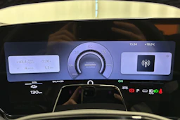 met. sininen Audi A6 e-tron 2026 kuva 18.