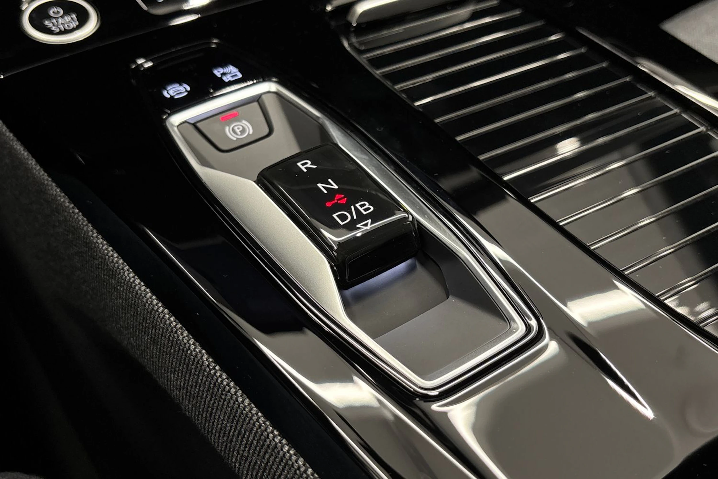 met. sininen Audi A6 e-tron 2026 kuva 29.