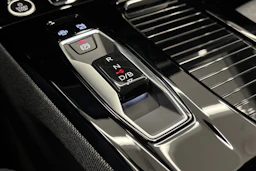 met. sininen Audi A6 e-tron 2026 kuva 29.