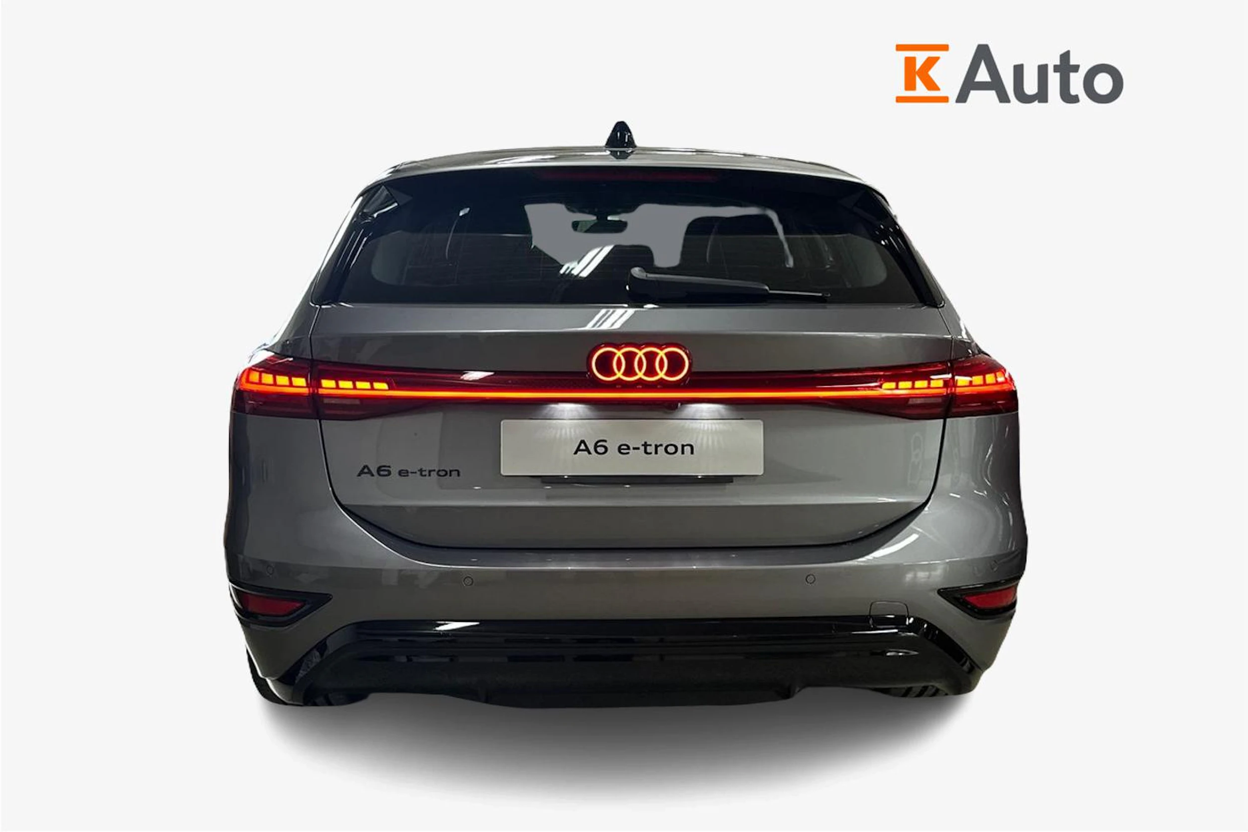 met. harmaa Audi A6 e-tron 2026 kuva 3.