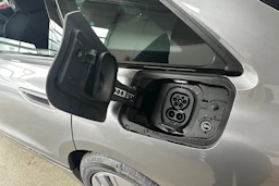 met. harmaa Audi A6 e-tron 2026 kuva 31.