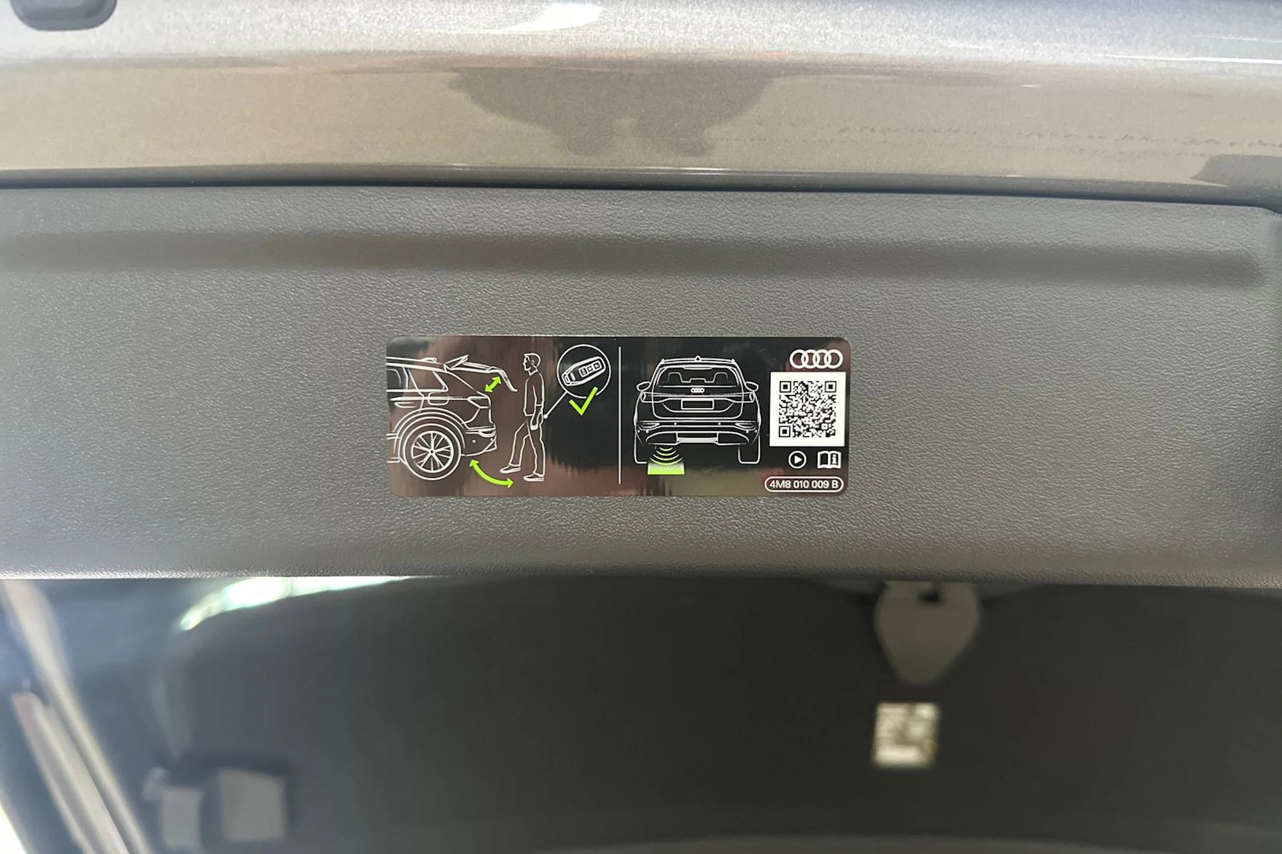 met. harmaa Audi A6 e-tron 2026 kuva 35.