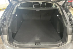 met. harmaa Audi A6 e-tron 2026 kuva 36.