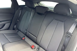 harmaa Audi A6 e-tron 2026 kuva 8.