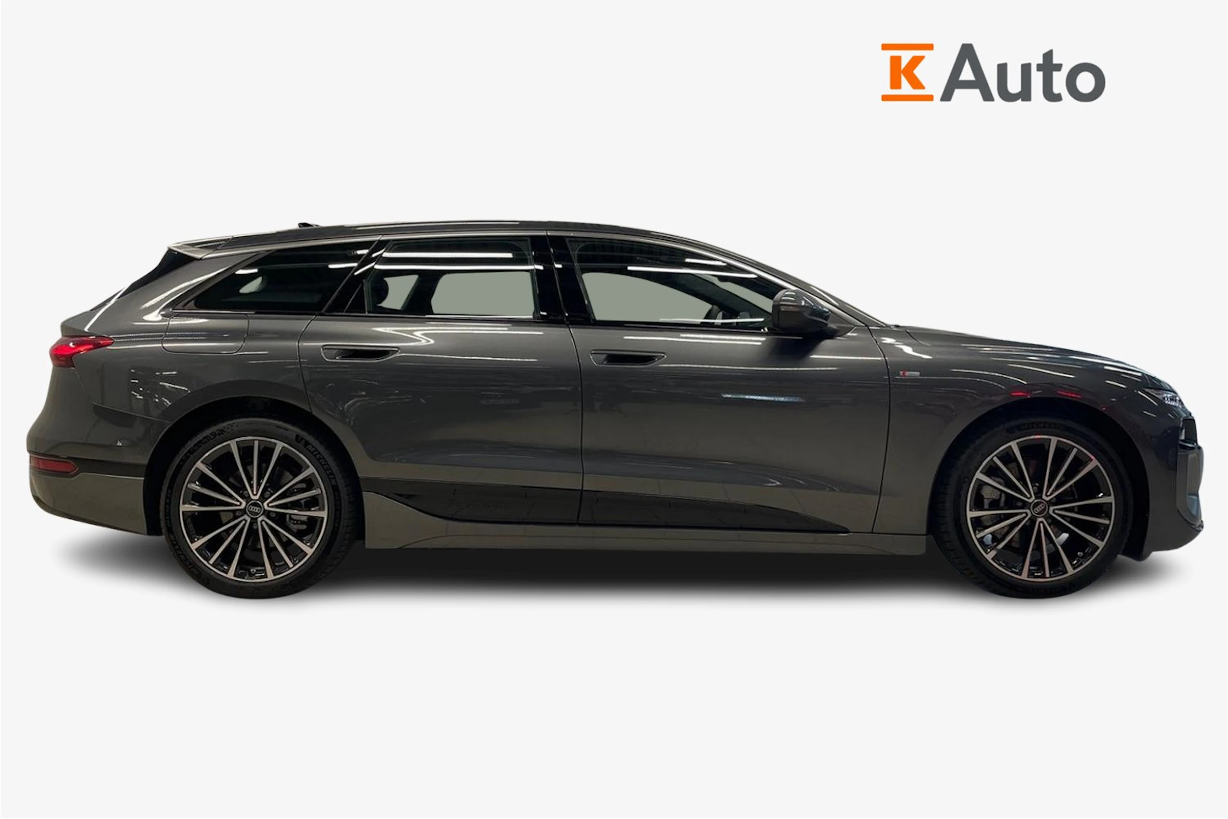 harmaa Audi A6 e-tron 2026 kuva 5.