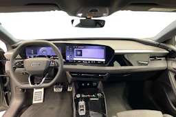 harmaa Audi A6 e-tron 2026 kuva 7.