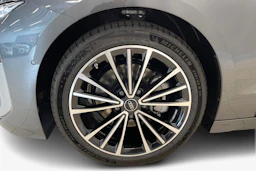 harmaa Audi A6 e-tron 2026 kuva 9.