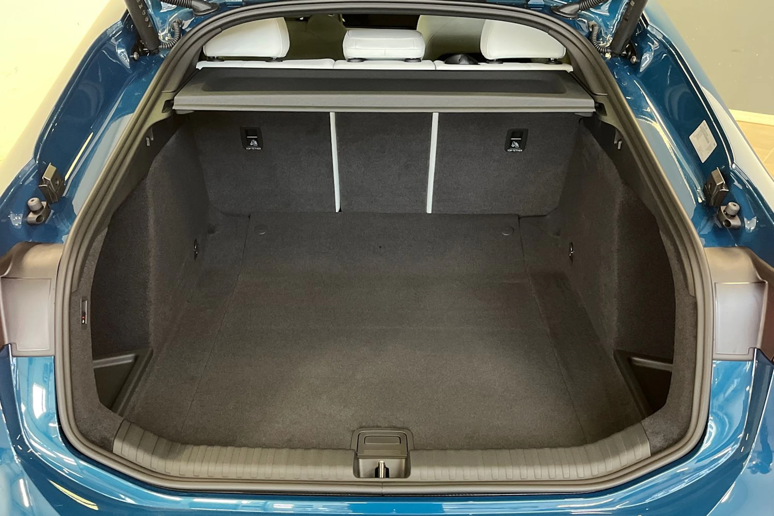 malpelo sininen Audi A6 e-tron 2026 kuva 11.