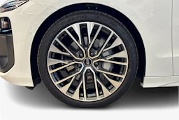valkoinen Audi A6 e-tron 2026 kuva 9.