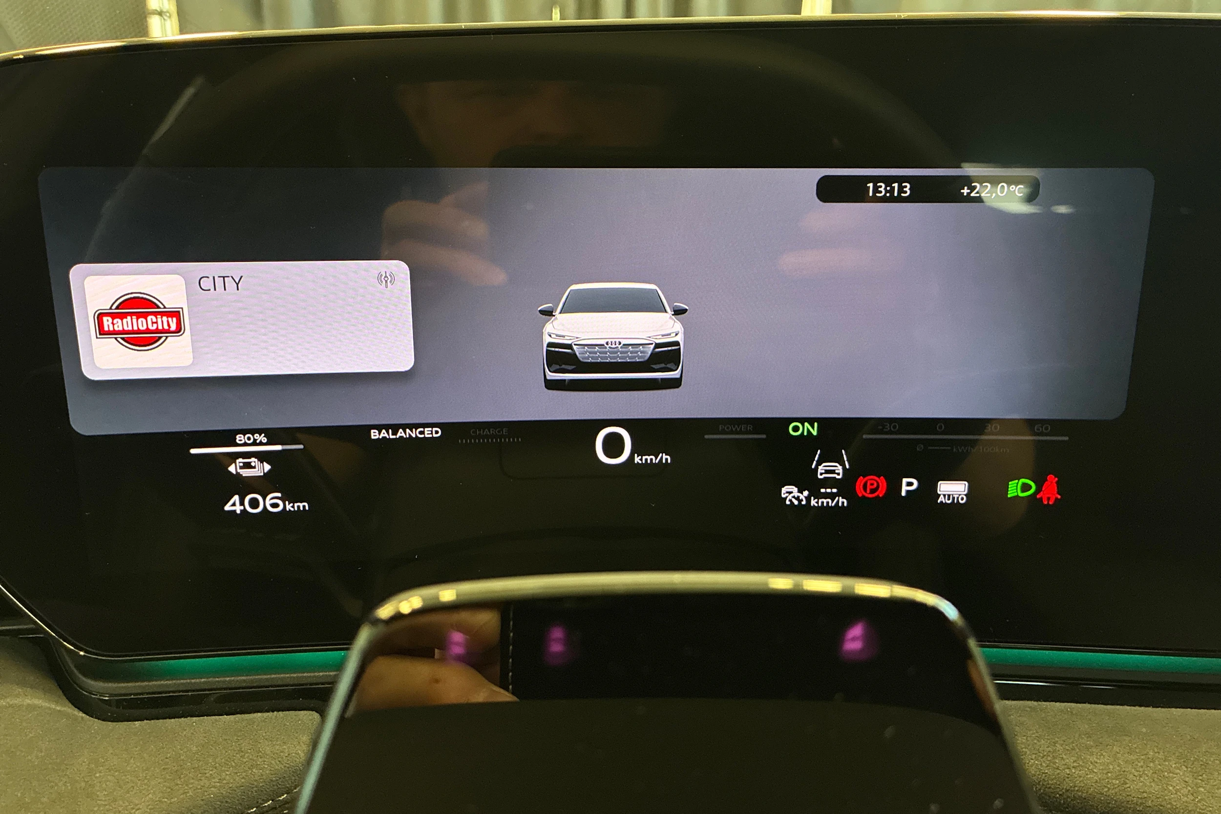 valkoinen Audi A6 e-tron 2026 kuva 11.