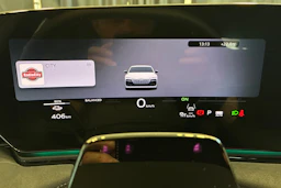 valkoinen Audi A6 e-tron 2026 kuva 11.