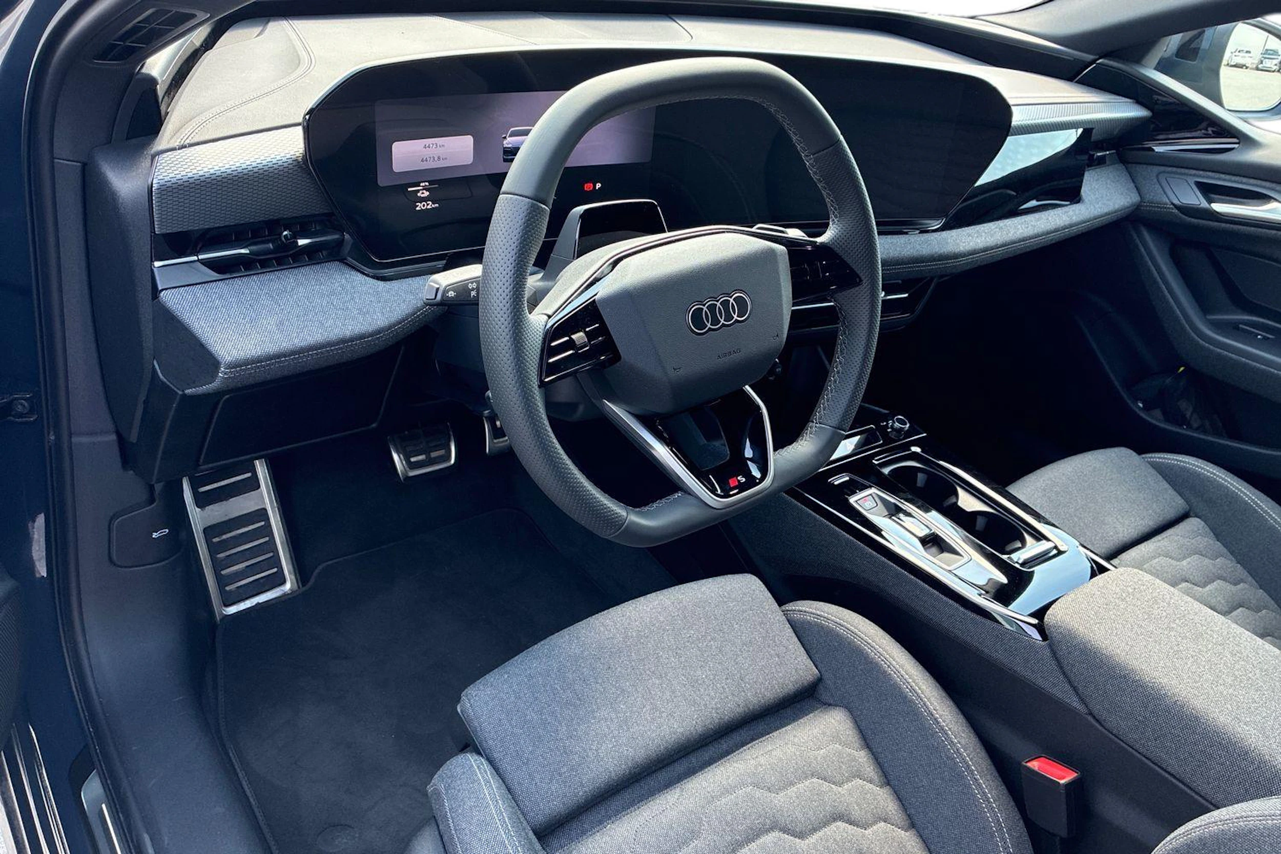 sininen Audi A6 e-tron 2026 kuva 6.