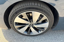 sininen Audi A6 e-tron 2026 kuva 10.