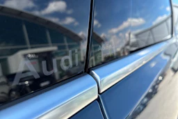 sininen Audi A6 e-tron 2026 kuva 11.